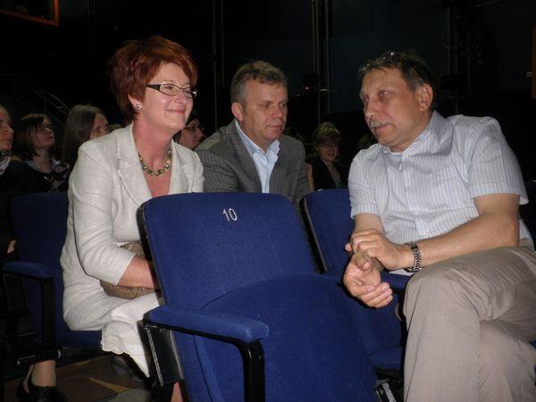 Na zdjęciu: Państwo Kowalczykowie, rodzice Kacpra i jego nauczyciel, polonista w VI LO im. Jana Koch