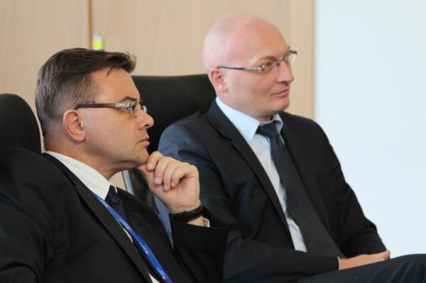 Na zdjęciu od lewej: Adam Klinert z Portu Lotniczego Radom,  Wojciech Kornat z Dekady