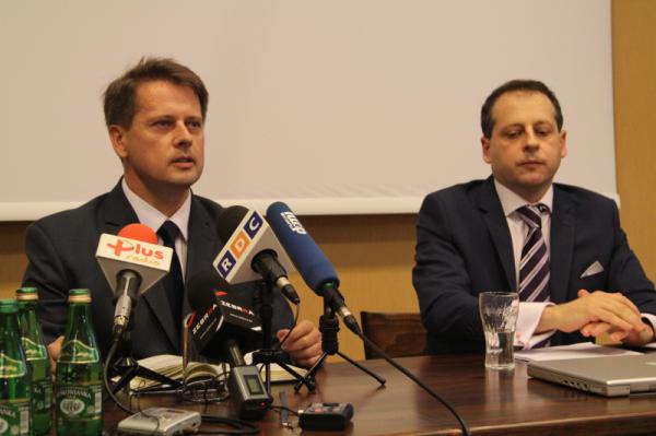 Od lewej: Wojciech Bernat - kandydat na prezydenta, Artur Wróblewski - analityk spraw zagranicznych