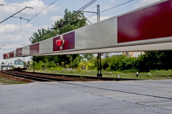 PKP PLK zapowiada nowe urządzenia na 182 przejazdach kolejowych. Foto: twitter.com