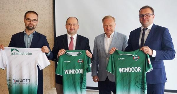 Od lewej: Mateusz Tyczyński, Adam Bielan, Sławomir Stempniewski, Radosław Witkowski