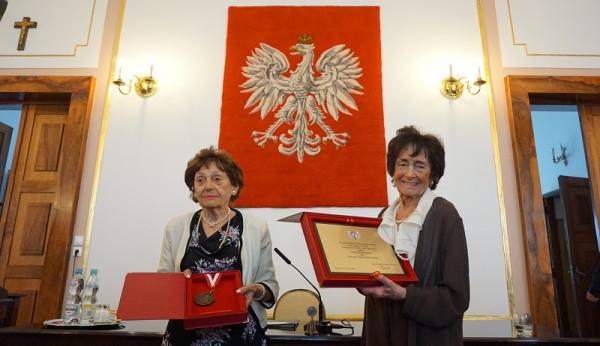 Danuta Grzecznarowska-Skrzypczak i Halina Szpilman