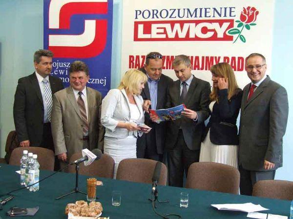 Waldemar Kaczmarski (drugi z lewej) i Jolanta Sokołowsa (obok niego) będą odpowiadać za kampanię SLD