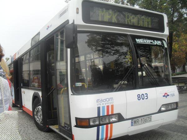 Autobus prezentowany podczas Dnia bez Samochodu.