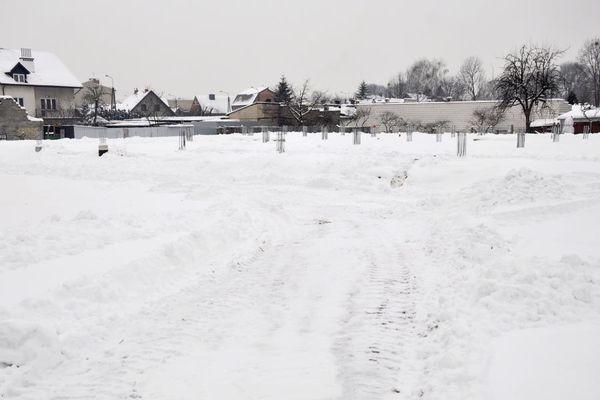 Teren budowy sanepidu na działce przy ul. Okulickiego, tuż obok dawnego ogródka jordanowskiego.