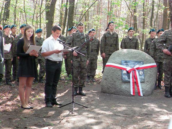 Fot. Publiczne Gimnazjum im. Obrońców Ziemi Radzanowskiej w Rogolinie