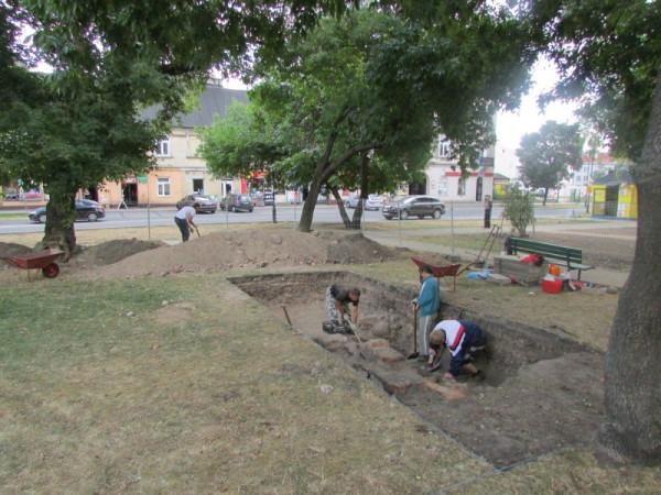 Prace archeologiczne na ul. Wałowej. Foto: mbas