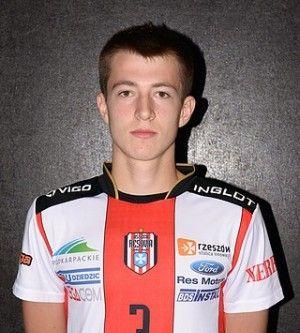 Michał Kędzierski
Foto: http://aksrzeszow.pl/druzyny/-asseco-resovia-mloda-liga-2012-13