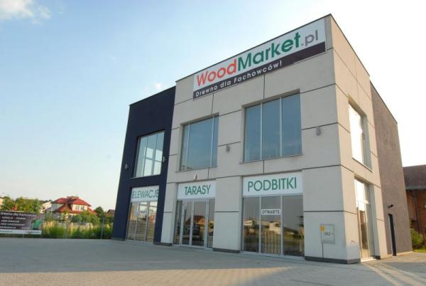 Siedziba Wood Market przy ul. Warszawskiej 127. W środę 18 czerwca odbędzie się tu pokaz elektronarz