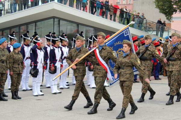 Defilada uczniow ZDZ w ubiegłym roku