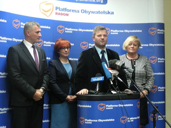 Foto: od lewej: Rafał Rajkowski, Anna Ostrowska, Jerzy Zawodnik, Elżbieta Sobkowiak