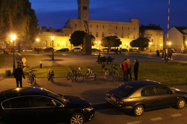 Radomski rynek podczas ostatniej nocy muzeów. Wszyscy mamy nadzieję, że po rewitalizacji staniue się