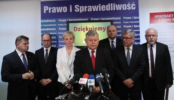 Od lewej: Wojciech Skurkiewicz, Adam Bielan, Anna Kwiecień, Marek Suski, Andrzej Kosztowniak, Stanis