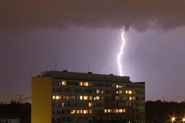 Mimo ciepłych temperatur, pojawią się burze i opady. Prognoza pogody dla Radomia za serwisem TwojaPo