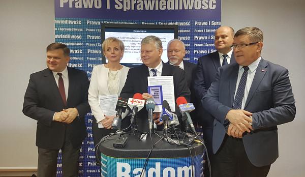 Wojciech Skurkiewicz, Anna Kwiecień, Marek Suski, Dariusz Bąk, Andrzej Kosztowniak i Zbigniew Kuźmuk