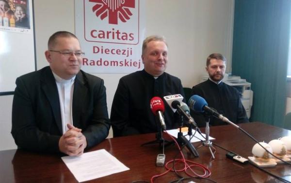 Od lewej: ks. Wojciech Rudkowski, ks. Robert Kowalski, ks. Tomasz Rubczewski