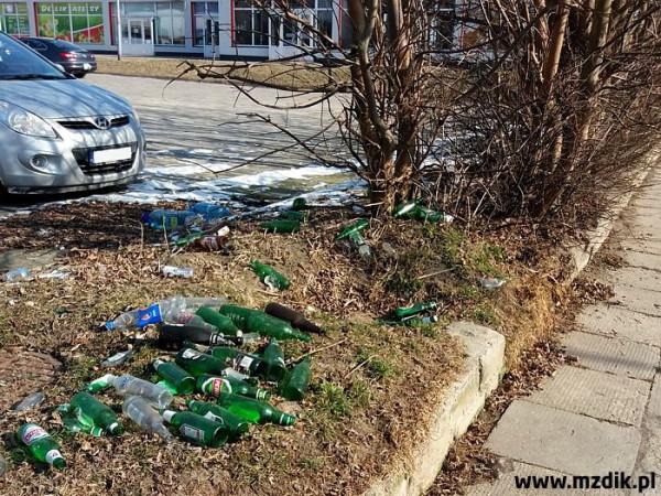 Butelki po alkoholu na Zamłyniu