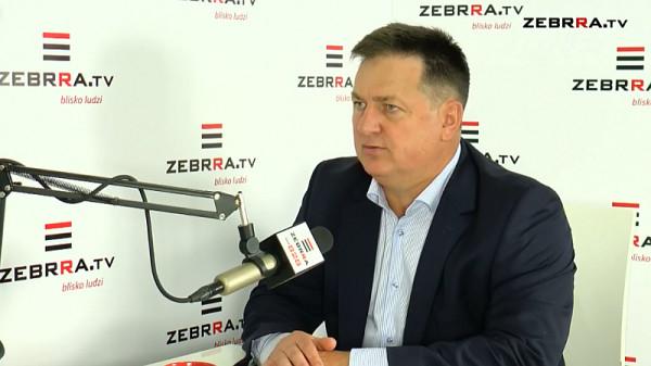 Na zdjęciu Dariusz Wójcik. Program Kontrast Plus do obejrzenia codziennie, od poniedziałku do piątku