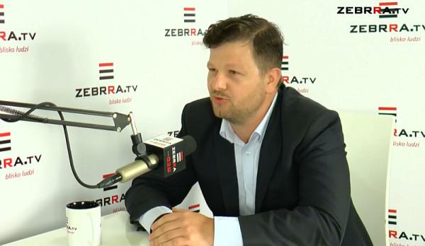 Na zdjęciu Jerzy Zawodnik. Program Kontrast Plus do obejrzenia codziennie, od poniedziałku do piątku