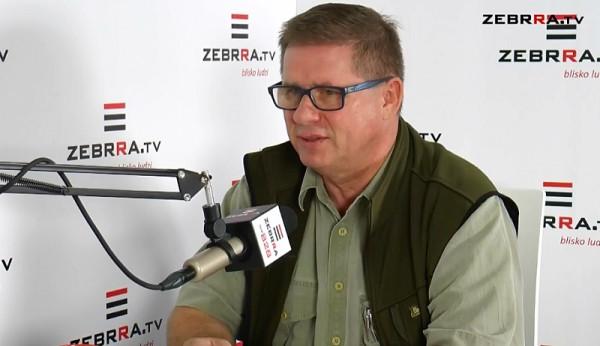 Na zdjęciu Marek Szary. Program Kontrast Plus do obejrzenia codziennie, od poniedziałku do piątku o 