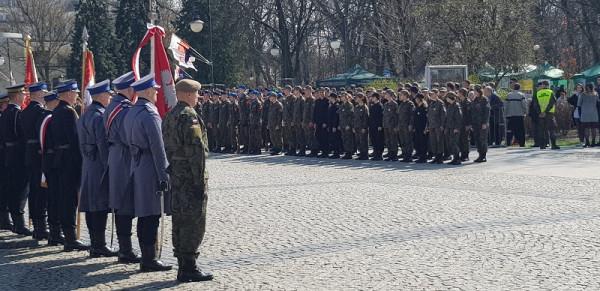 143 żołnierzy złożyło dziś przysięgę na Placu Corazziego