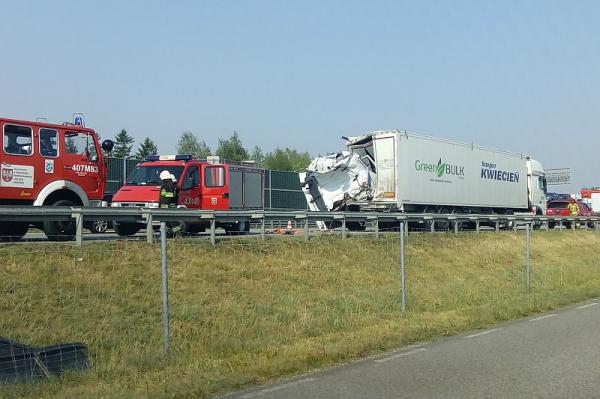 Wypadek spowodował utrudnienia trwające kilka godzin. Foto: Czytelnik 