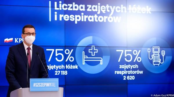 Premier Morawiecki podczas dzisiejszej konferencji. Foto: KPRM