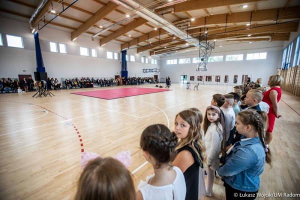 To największa szkolna hala sportowa w Radomiu