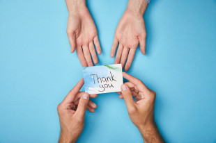        Znaczenie wdzięczności – dlaczego warto ją praktykować?     